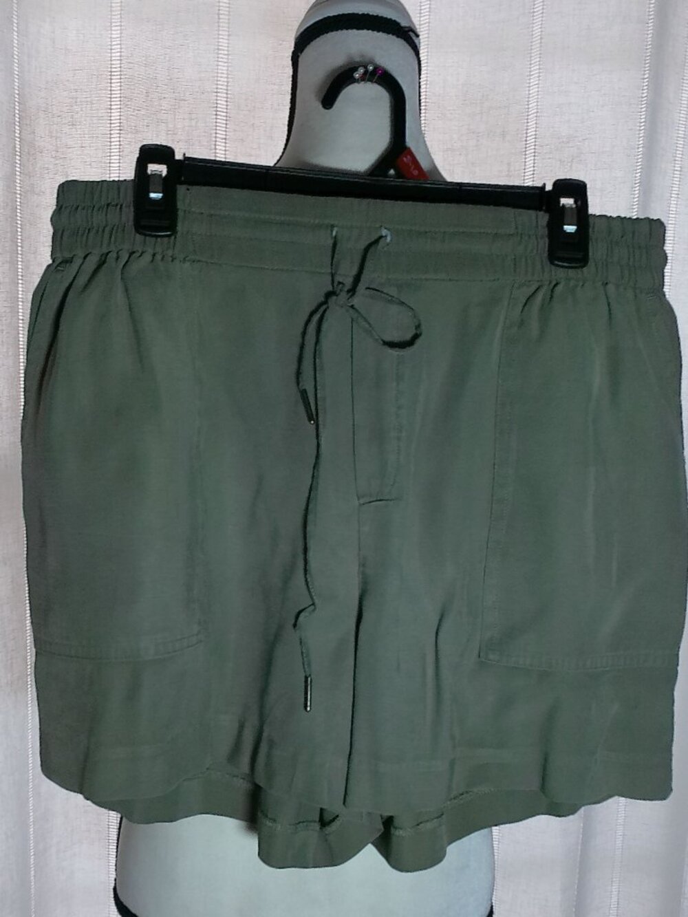 KERSH NWOT Elastic Waist w/ Drawstring Olive Green Shorts w/ Pockets L
